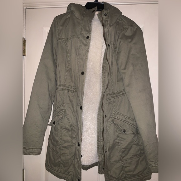 Hollister Jackets & Blazers - Women's | Hollister | size medium | full length | olive green | coat | jacket 💚